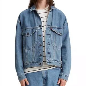 Levi’s premium stay loose trucker jacket